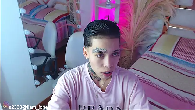 Jonesliam23 online show from 17, 11, 2025