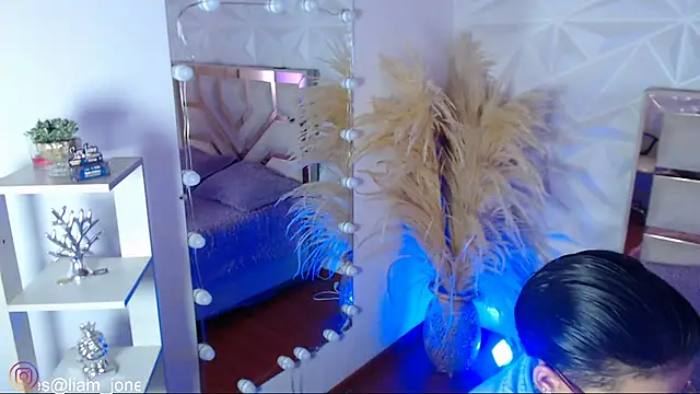 Jonesliam23 online show from 17, 2, 2026