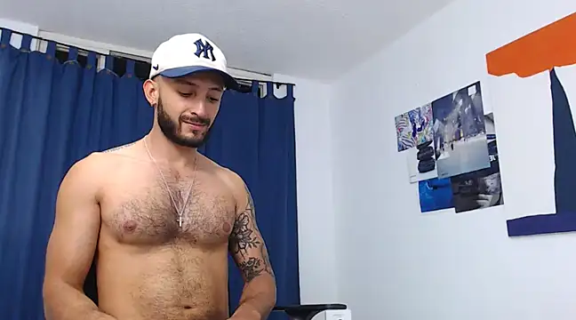 Snapshot of Sanit_Di chatting on 17, 12, 2024 Sanit Di online show from 17, 12, 2024