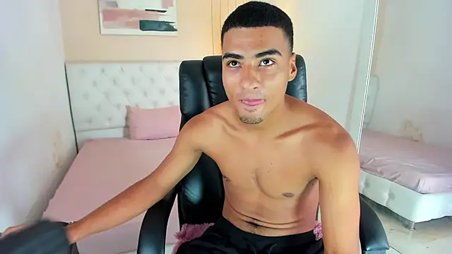 Snapshot of ANGEL_NICOLAS chatting on 17, 12, 2025 ANGEL NICOLAS online show from 17, 12, 2025