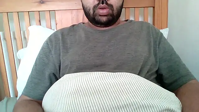 Snapshot of whoreboi98 chatting on 19, 4, 2026 whoreboi98 online show from 19, 4, 2026