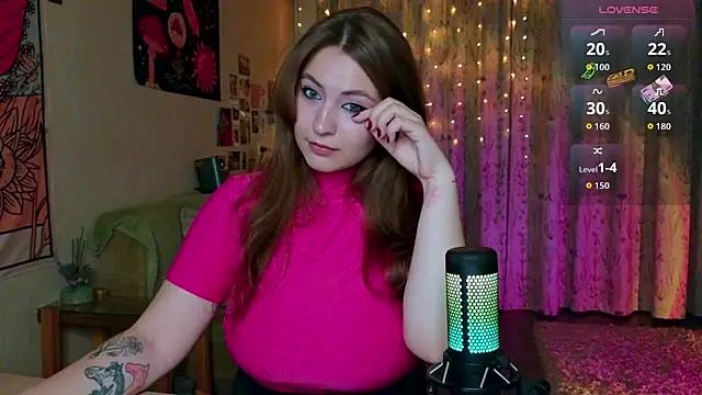 Snapshot of LisaCase chatting on 27, 9, 2025 LisaCase online show from 27, 9, 2025