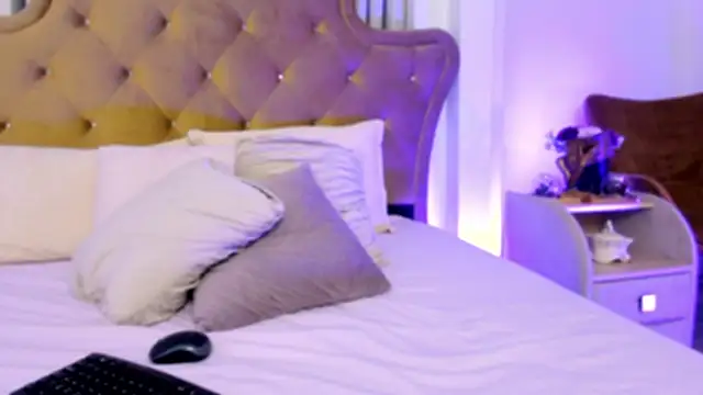 Snapshot of beauty_luna18 chatting on 23, 1, 2025 beauty luna18 online show from 23, 1, 2025