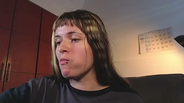 NEXT DOOR GIRL  online show from 31, 10, 2025