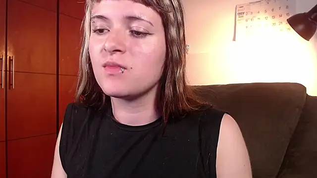 NEXT DOOR GIRL  online show from 6, 11, 2025