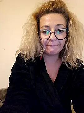Snapshot of Selenna_emma chatting on 27, 9, 2025 Selenna emma online show from 27, 9, 2025