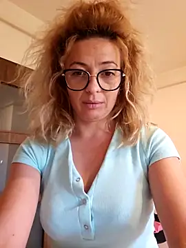 Snapshot of Selenna_emma chatting on 20, 10, 2025 Selenna emma online show from 20, 10, 2025