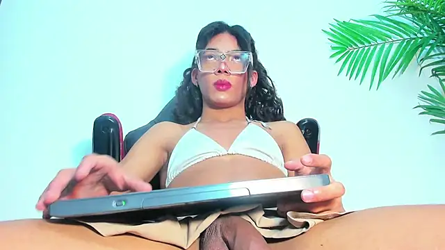 Briyit Doll online show from 1, 2, 2025