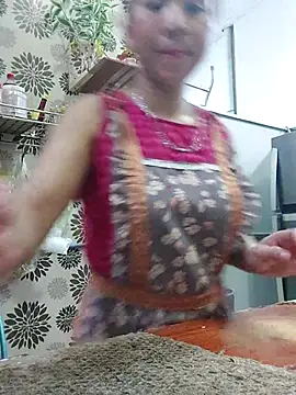 Snapshot of Yinzing_502 chatting on 5, 3, 2025 Yinzing 502 online show from 5, 3, 2025