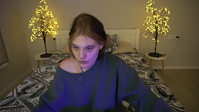 Snapshot of CandyBooms_ chatting on 12, 9, 2025 CandyBooms online show from 12, 9, 2025