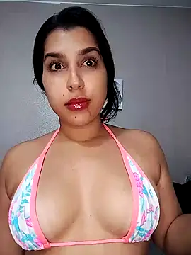 Snapshot of NiaSoler chatting on 6, 2, 2025 NiaSoler online show from 6, 2, 2025