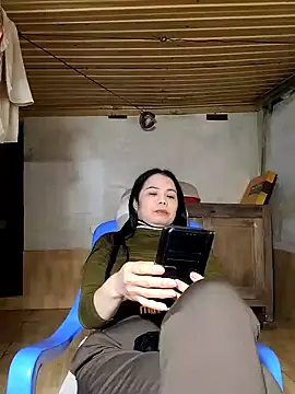 Snapshot of Tinease chatting on 1, 3, 2025 Tinease online show from 1, 3, 2025