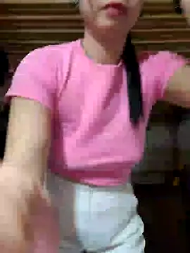 Snapshot of Tinease chatting on 5, 3, 2025 Tinease online show from 5, 3, 2025