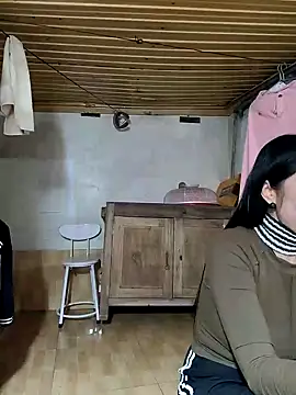 Snapshot of Tinease chatting on 8, 3, 2025 Tinease online show from 8, 3, 2025
