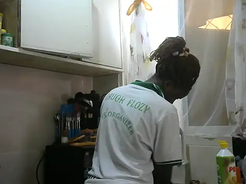 queen-goddess online show from 15, 12, 2025