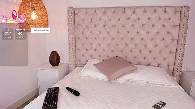 Maya Bluee online show from 5, 10, 2025