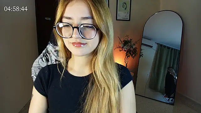 Snapshot of SweetJennaa chatting on 18, 6, 2026 SweetJennaa online show from 18, 6, 2026