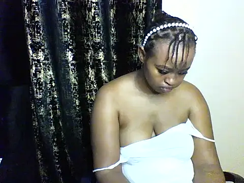 Candii wet  online show from 17, 9, 2025