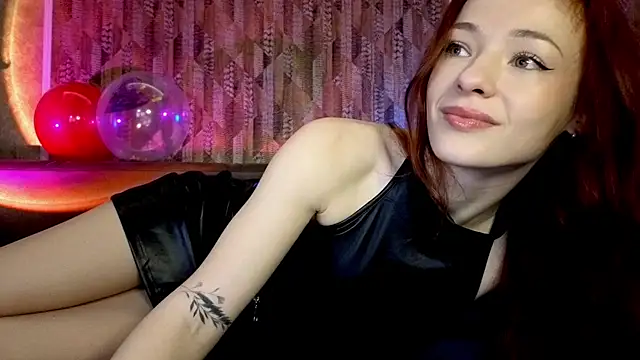 Snapshot of MiaRouge chatting on 18, 2, 2026 MiaRouge online show from 18, 2, 2026