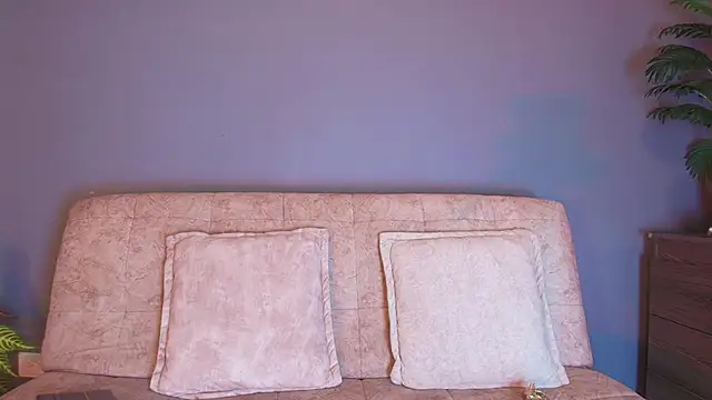 jade brunnette online show from 15, 4, 2026