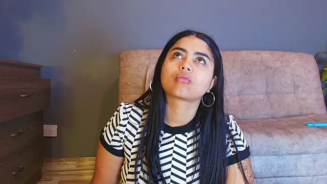 Snapshot of jade_brunnette chatting on 29, 5, 2026 jade brunnette online show from 29, 5, 2026
