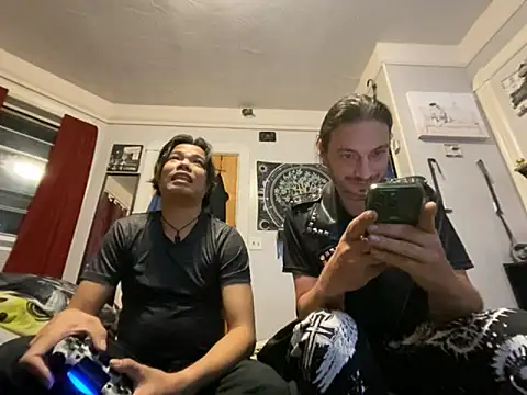 Roommatesgonewild online show from 9, 9, 2025