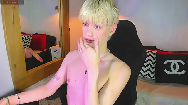 VladHellsing4 online show from 4, 2, 2026