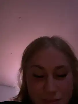 Prettypinkisland online show from 28, 6, 2026