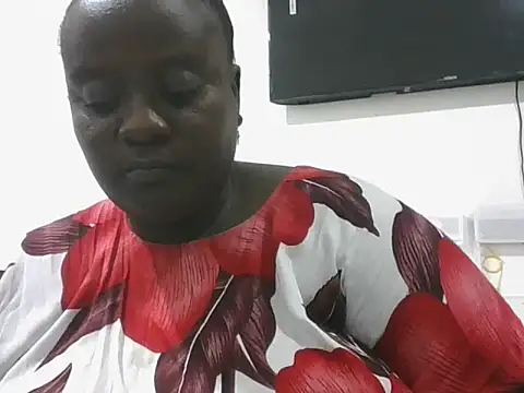 Snapshot of Hotwife8 chatting on 4, 6, 2026 Hotwife8 online show from 4, 6, 2026