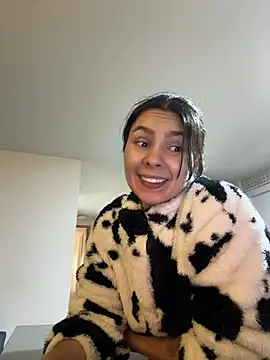 SofiaG  online show from 4, 3, 2025