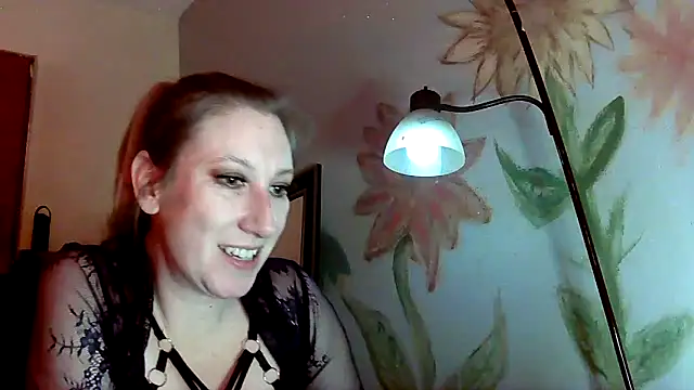 Snapshot of lilyhornyhousewife chatting on 29, 12, 2024 lilyhornyhousewife online show from 29, 12, 2024