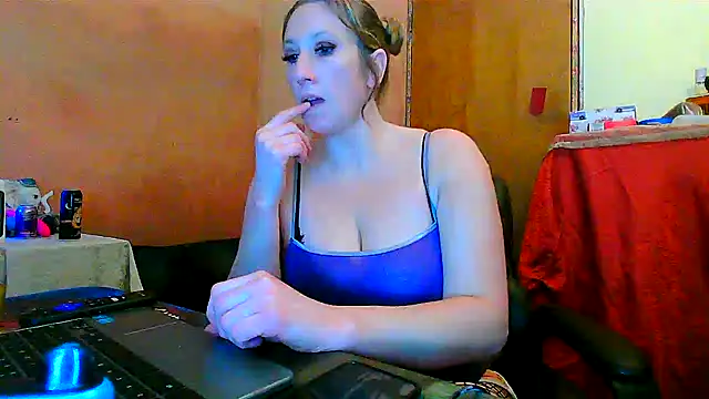 Snapshot of lilyhornyhousewife chatting on 9, 2, 2025 lilyhornyhousewife online show from 9, 2, 2025