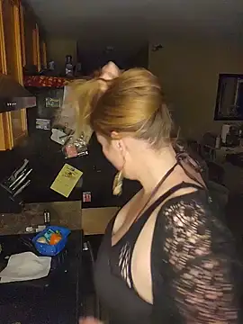 Snapshot of lilyhornyhousewife chatting on 24, 5, 2026 lilyhornyhousewife online show from 24, 5, 2026