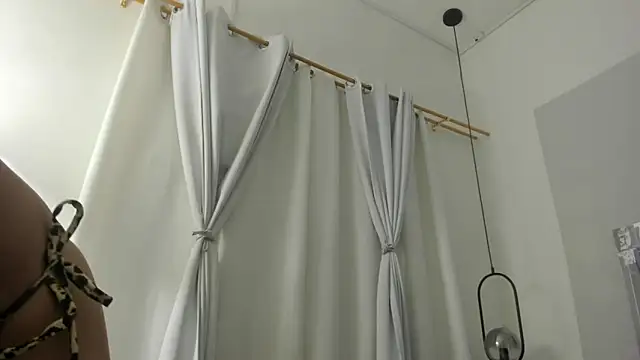 Gabriela Lopez1 online show from 16, 12, 2024