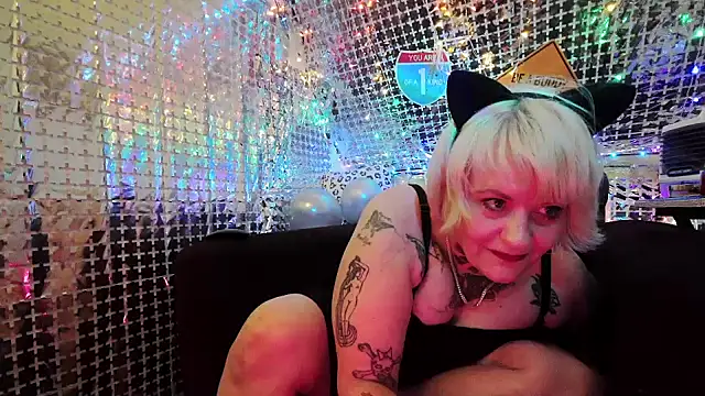 Hunniebunnie78 online show from 2, 8, 2026