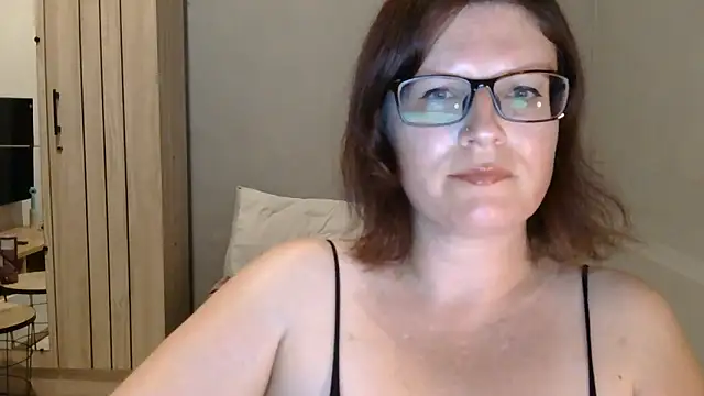 CrimsonMistress online show from 5, 10, 2025