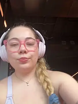 brooklynivy online show from 10, 10, 2025