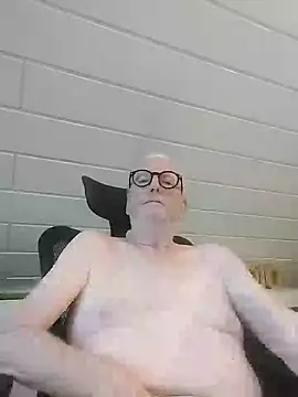 Greyhound70 online show from 26, 10, 2025