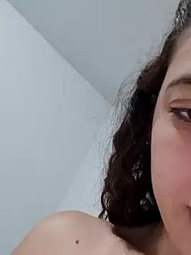 Snapshot of Sweet-diamondxxx chatting on 15, 12, 2024 Sweet-diamondxxx online show from 15, 12, 2024