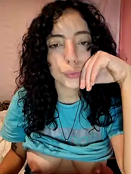 Snapshot of Sweet-diamondxxx chatting on 23, 10, 2025 Sweet-diamondxxx online show from 23, 10, 2025