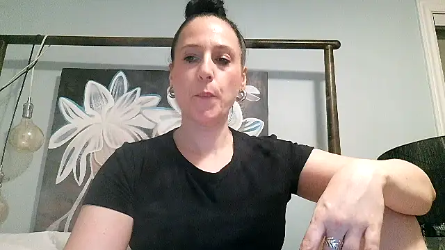 Audrey hotty online show from 9, 3, 2026