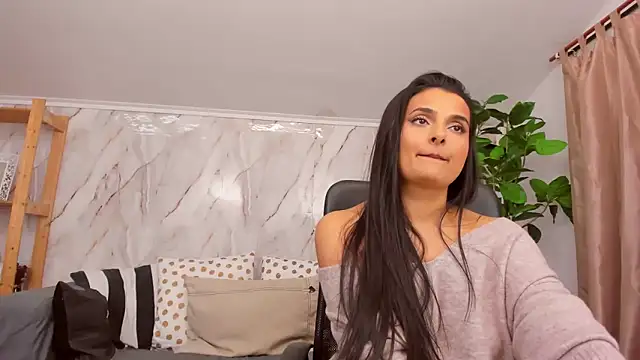 Snapshot of JennaPrice chatting on 27, 12, 2024 JennaPrice online show from 27, 12, 2024