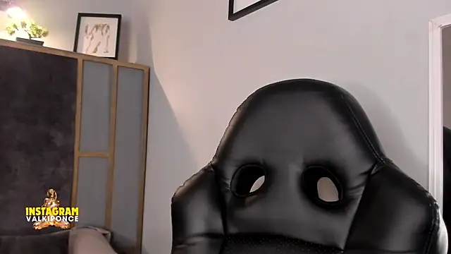 Snapshot of Valkiria_ponce chatting on 20, 2, 2025 Valkiria ponce online show from 20, 2, 2025