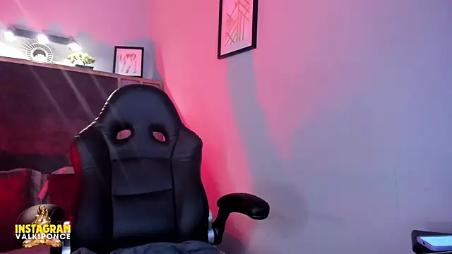 Snapshot of Valkiria_ponce chatting on 24, 2, 2025 Valkiria ponce online show from 24, 2, 2025