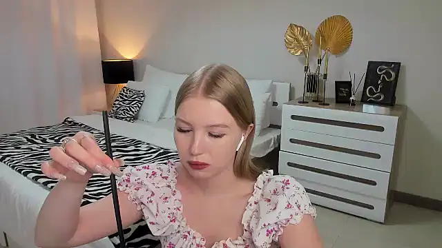 shy  lady online show from 26, 1, 2025