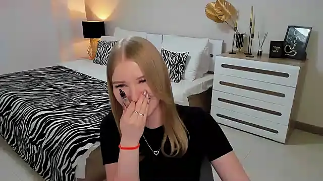 shy  lady online show from 28, 2, 2025