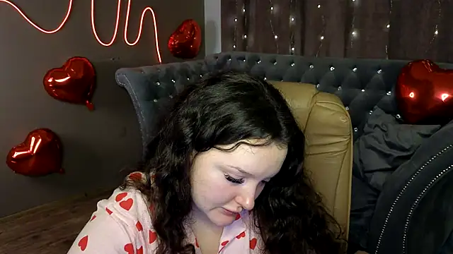 GloriNichols online show from 15, 2, 2025