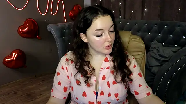 GloriNichols online show from 16, 2, 2025