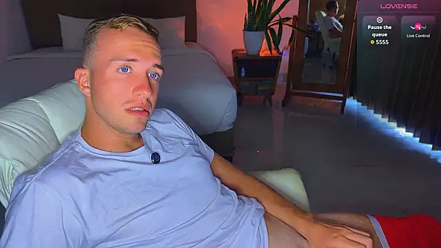 Snapshot of tommy_cumfinger chatting on 22, 2, 2026 tommy cumfinger online show from 22, 2, 2026