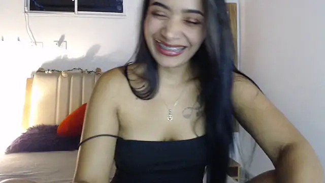 Snapshot of sabrina_brunette chatting on 19, 6, 2026 sabrina brunette online show from 19, 6, 2026